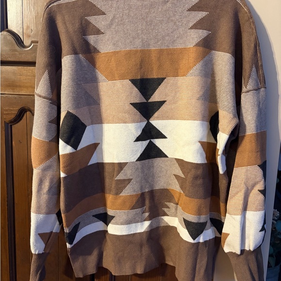 Geometric Pattern Brown Sweater - Picture 2 of 2